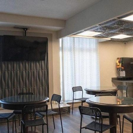 Hotel Chataura Dearborn Buitenkant foto