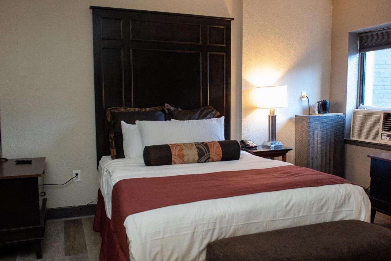 Hotel Chataura Dearborn Buitenkant foto