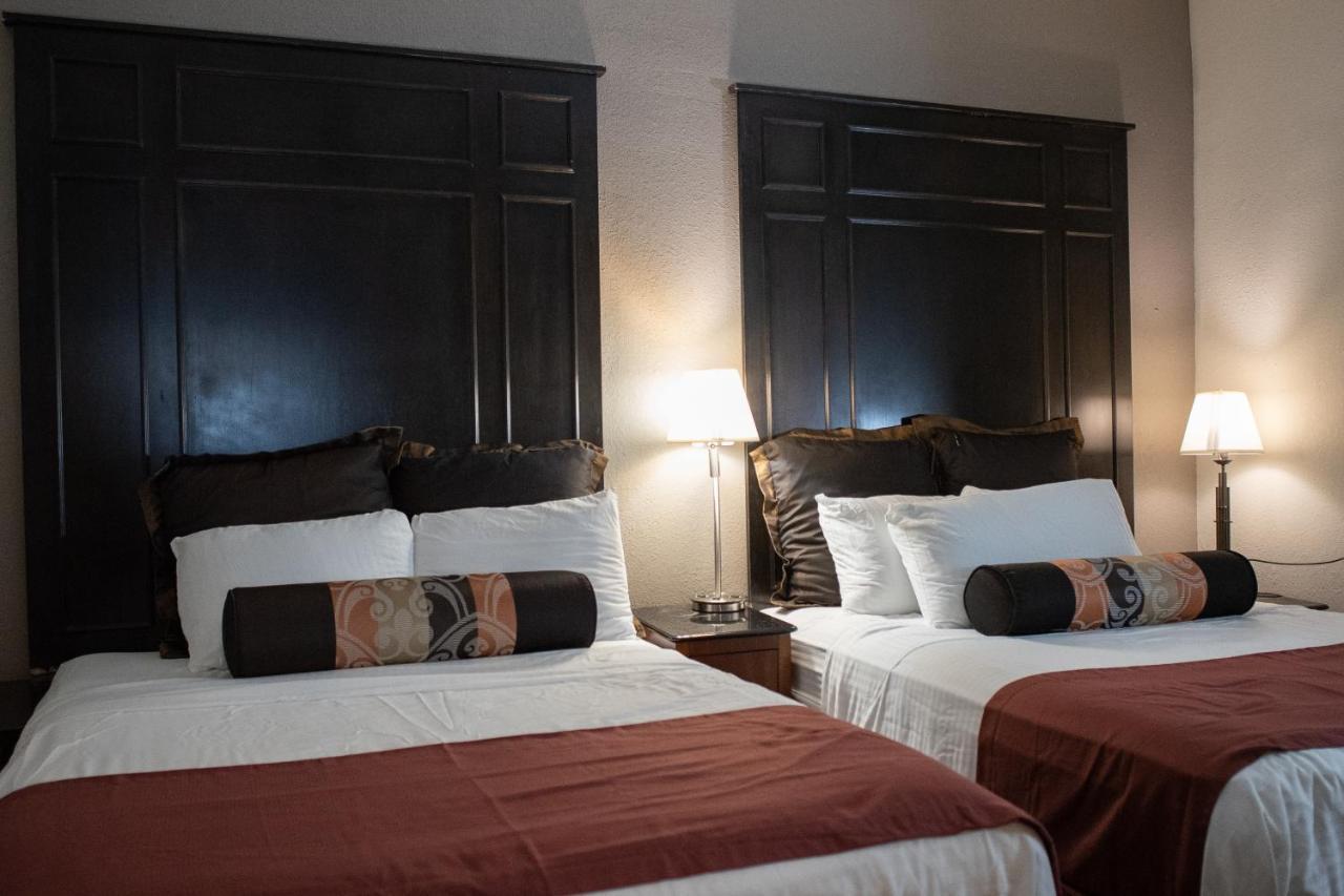 Hotel Chataura Dearborn Buitenkant foto