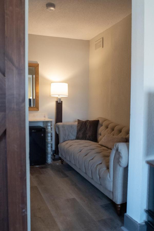 Hotel Chataura Dearborn Buitenkant foto
